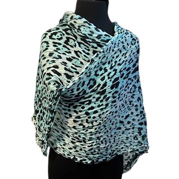 NWT DOLCE & GABBANA Green Leopard Print